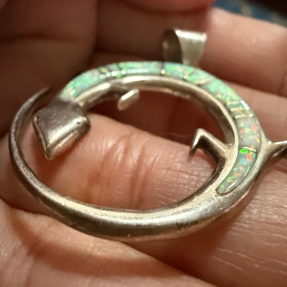 Touch of Santa Fe Sterling Silver lizard pendant with lab opal inlay - Picture 7 of 15
